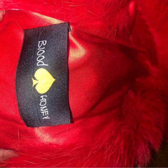 NEGOTIATE FUR BLOOD HONEY FOX FUR “LOVE SCARF” RED AND WHITE ONE SIZE FITS ALL - Picture 2 of 6